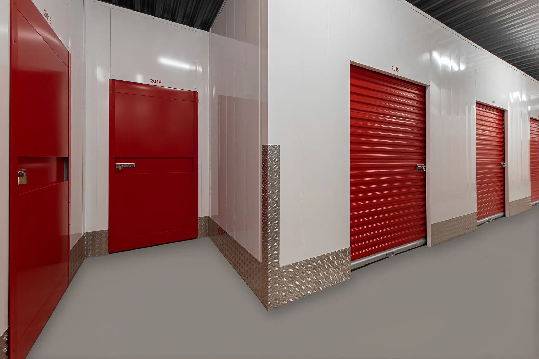 Secure storage facility with 24/7 surveillance